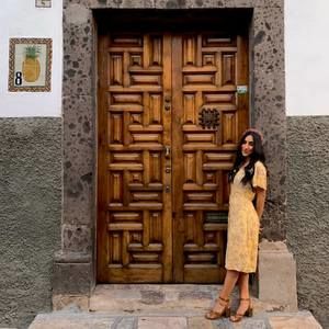 Meet your Posher, Cassandra